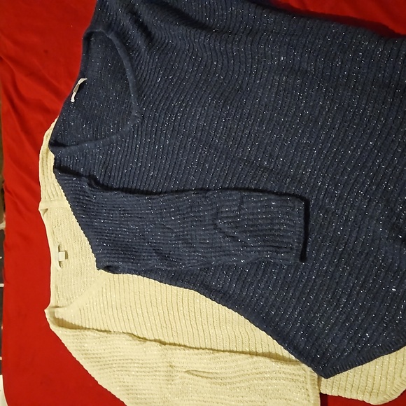 Sweater - Picture 4 of 4